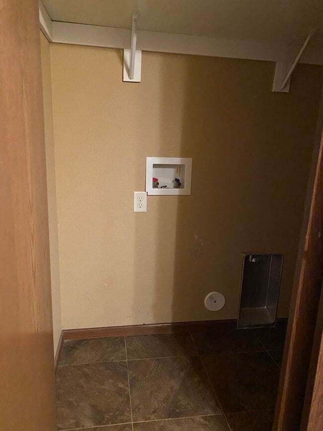 Building Photo - 1261 15th St W