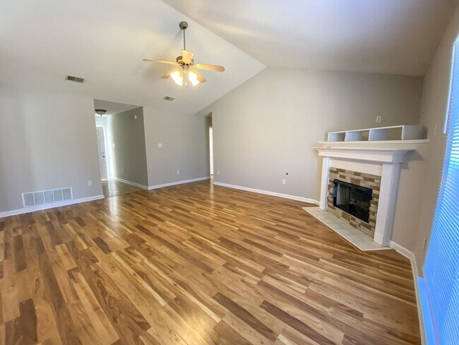 Foto del edificio - 3 bed, 2 bath in Hernando