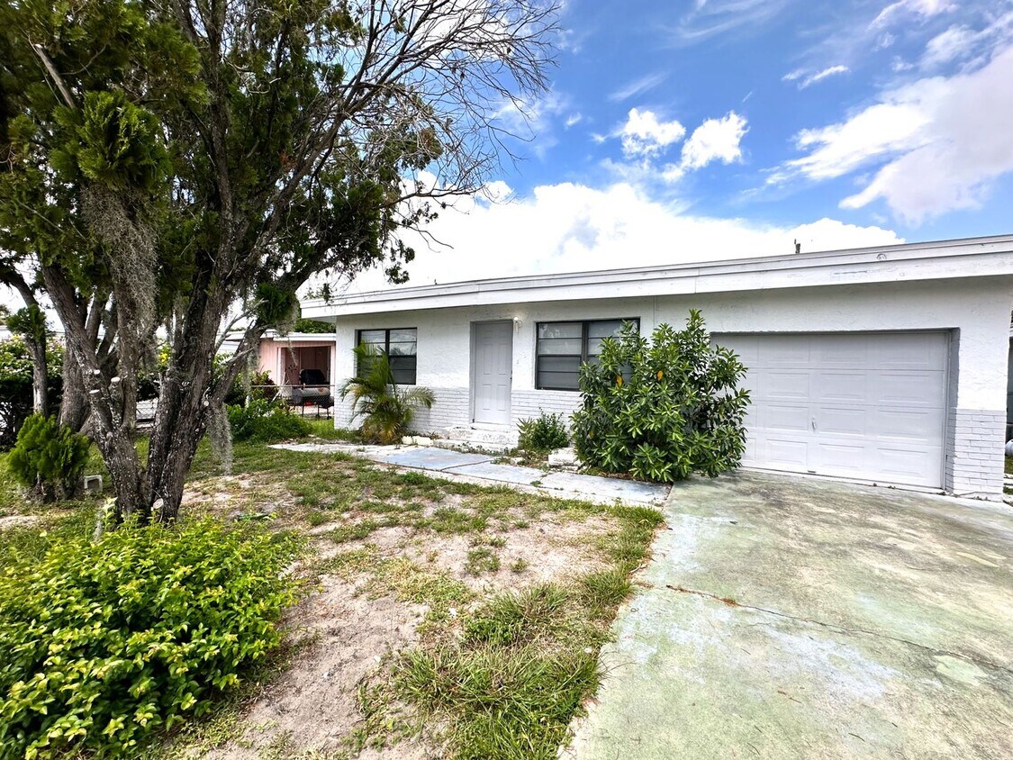 Primary Photo - 2117 Mitchell Ct