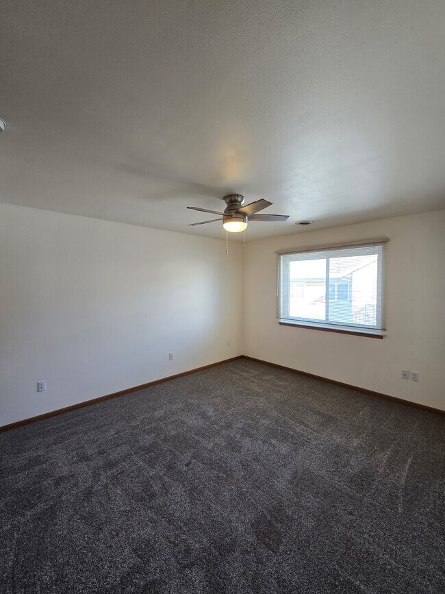 Building Photo - 566 Athletic Way