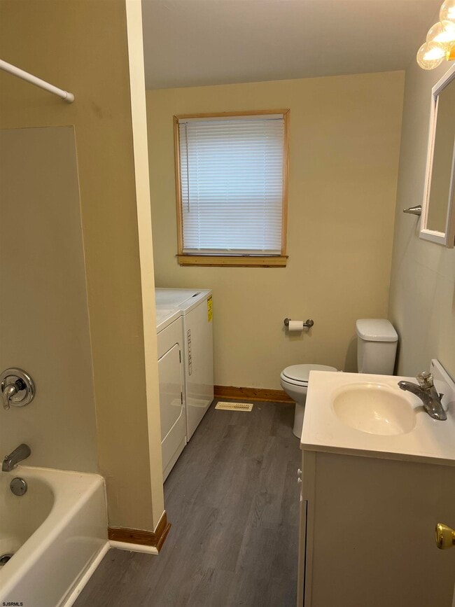 Foto del edificio - 209 W Pacific Ave