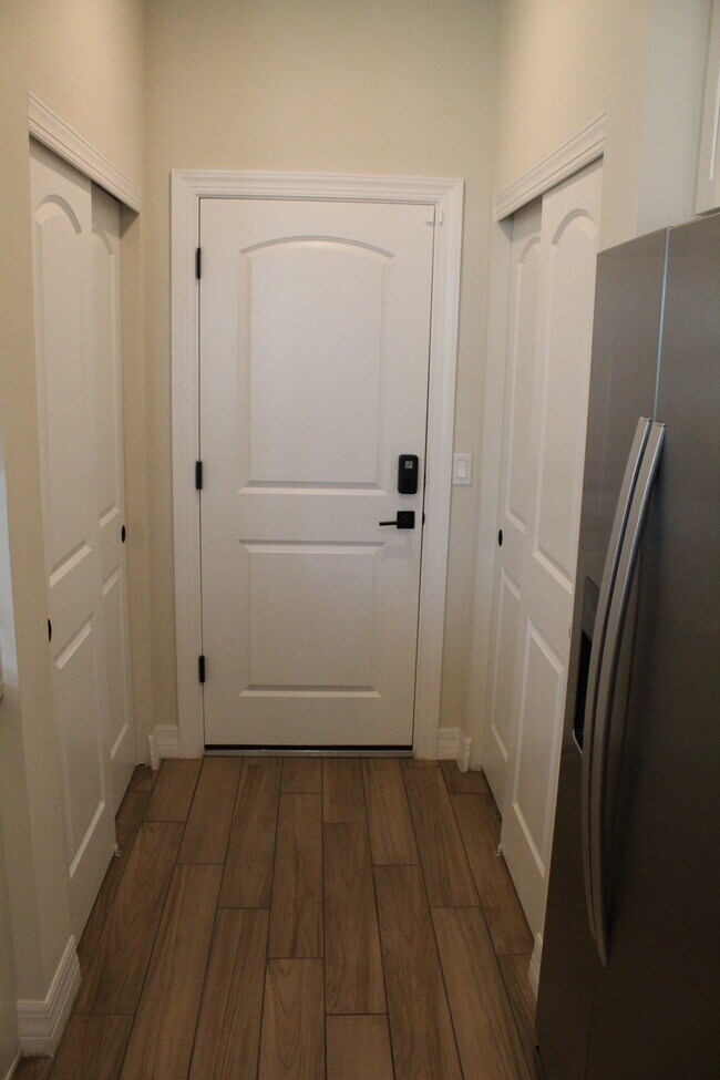 Building Photo - 4408 Appleton Cir W