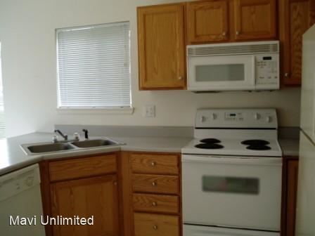 Building Photo - 9603 W Chatfield Ave