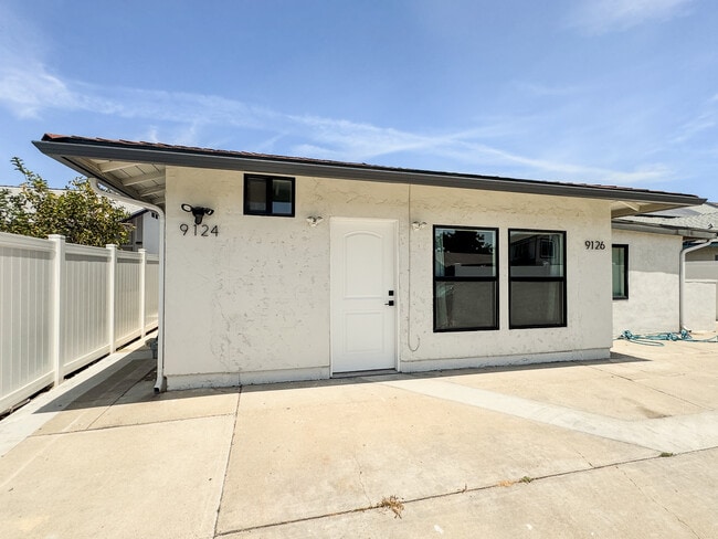 Building Photo - 9124 Three Seasons Rd