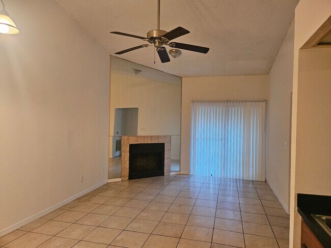 Foto del edificio - 5140 Indian Lakes Ct