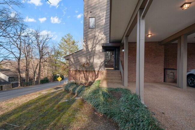Foto del edificio - Belle Meade Townhome