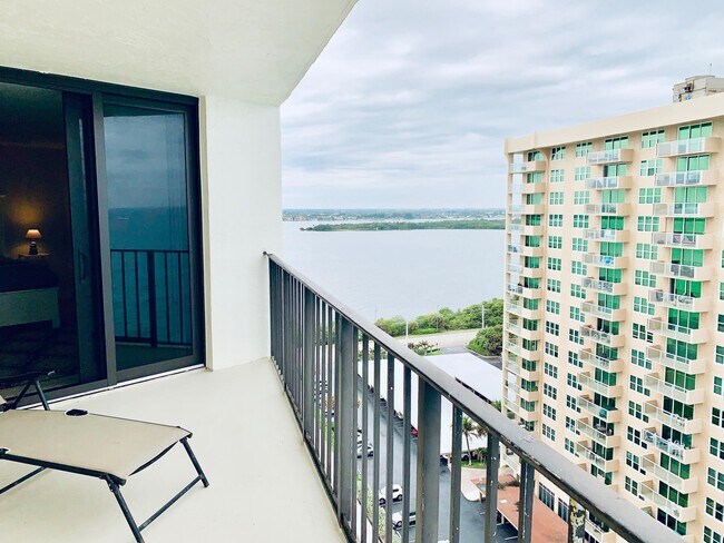 Foto del edificio - 5420 N Ocean Dr