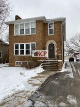 Building Photo - 442 Hickory St