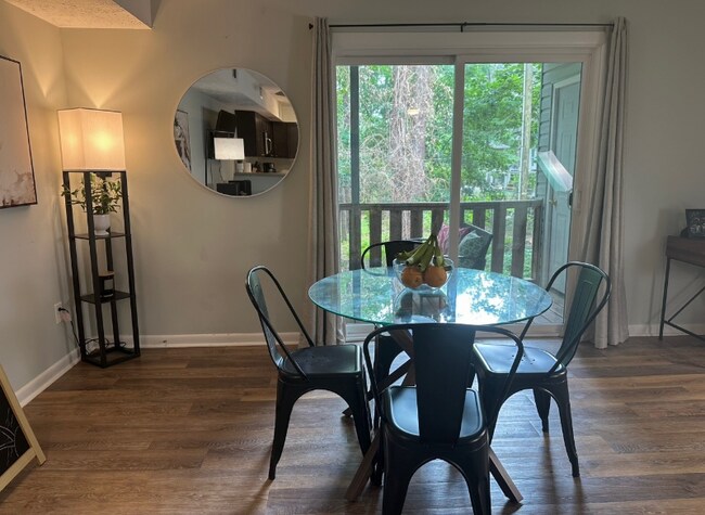 Foto del edificio - 365 W Illinois Ave