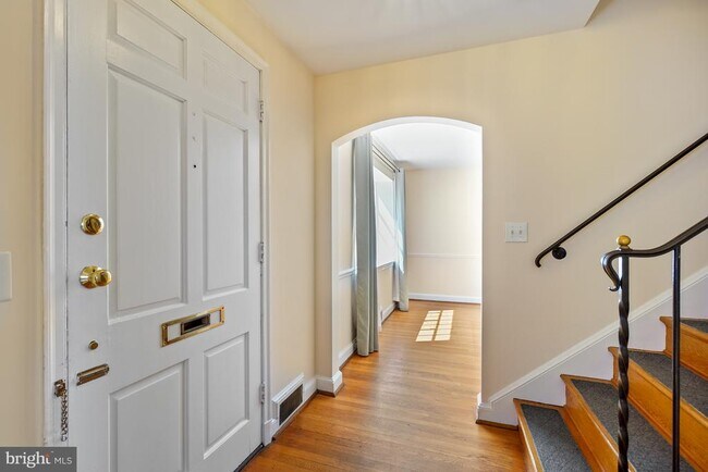 Foto del edificio - 5206 Western Ave NW