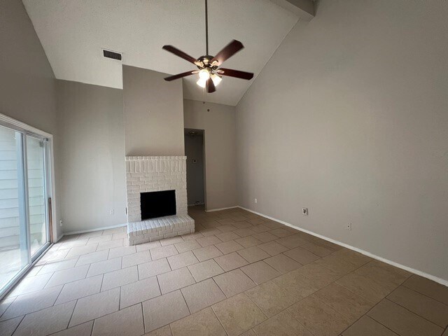 Foto del edificio - 19447 Cypress Cliff Dr