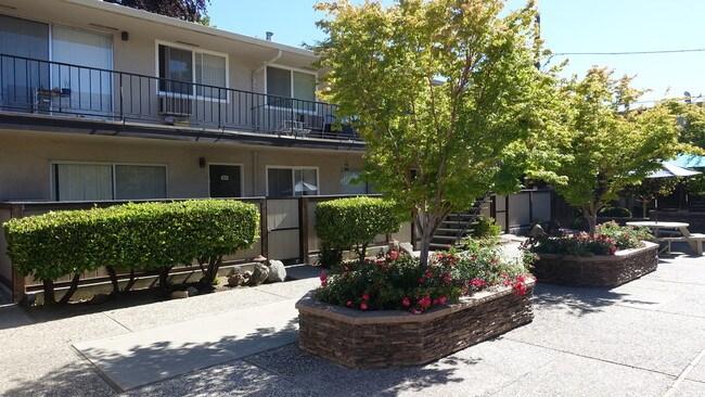 Foto del edificio - 3990 Hamilton Ave
