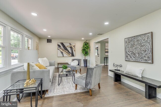 Foto del edificio - 496 Tuckerton Rd