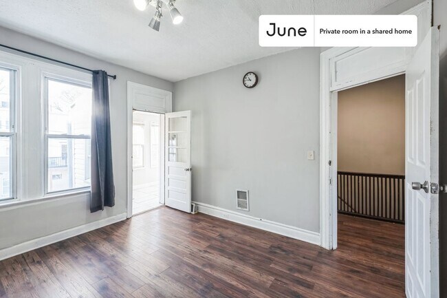 Building Photo - Room in Shared 4 bed/2 bath home
