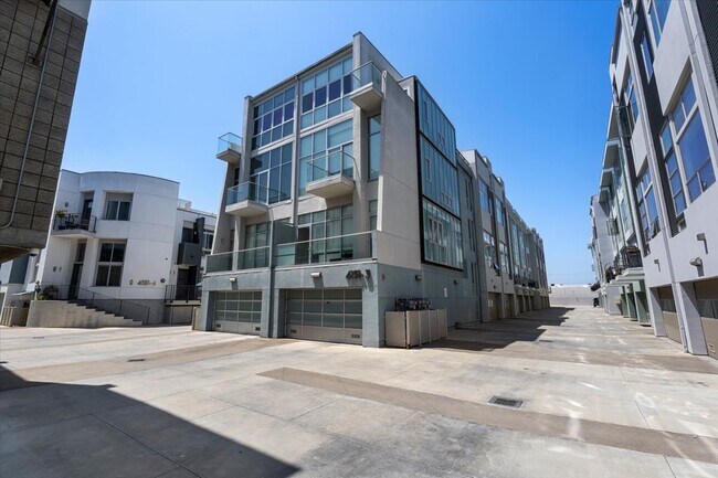 Foto del edificio - 4151 Redwood Ave