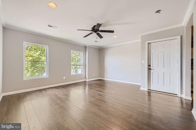 Foto del edificio - 3715 Falls Rd