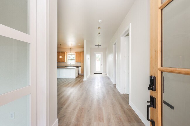Foto del edificio - 3407 Garrow St