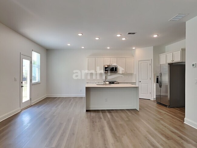 Foto del edificio - 1374 Soapstone Rd