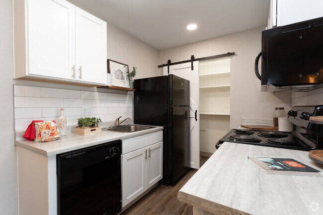 1HAB, 1BA - 657 ft² - Shadowtree Apartment Homes