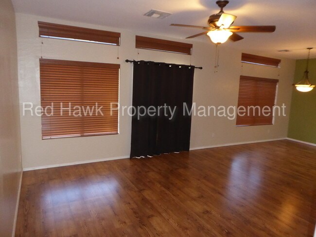 Building Photo - 440 S Val Vista Dr