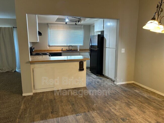 Foto del edificio - 1403 Valley St