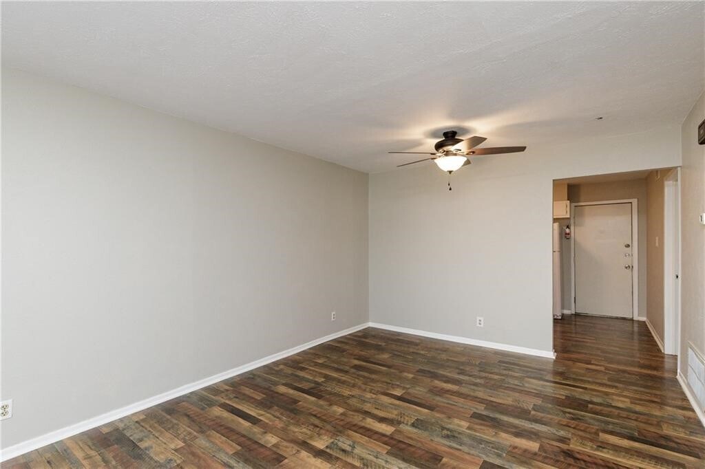 Foto del edificio - 732 W Alice Ave