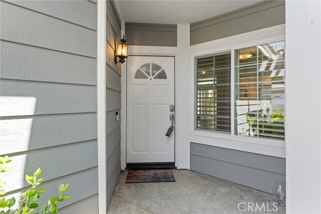 Building Photo - 2183 Avocado Dr