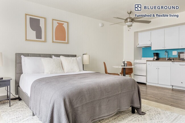 Foto del edificio - 10987 Bluffside Dr