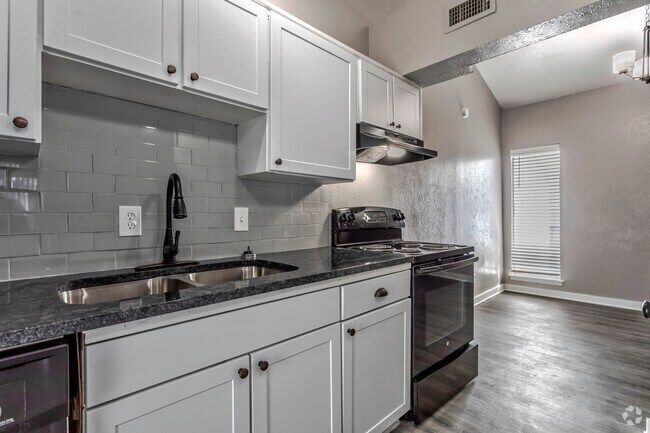 2HAB, 2BA - 1059 ft² B2T - Cocina - Maverick Oak Lawn Townhomes