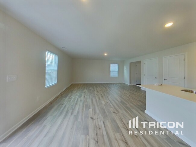 Foto del edificio - 4030 Rustling Grass Trl