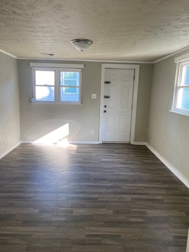 Foto del edificio - 2212 Emily Street Unit B ~ Ramsey