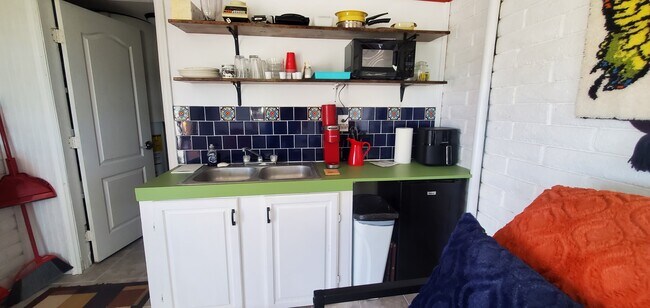 Foto del edificio - 1180 W Lewis Rd