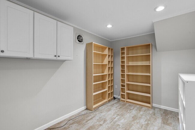Building Photo - 7650 Topanga Canyon Blvd
