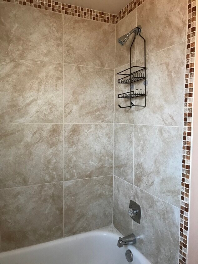 Foto principal - 17315 Lathrop Ave