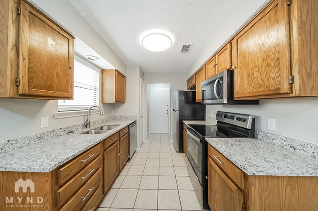 Foto del edificio - 3100 Green Ridge St