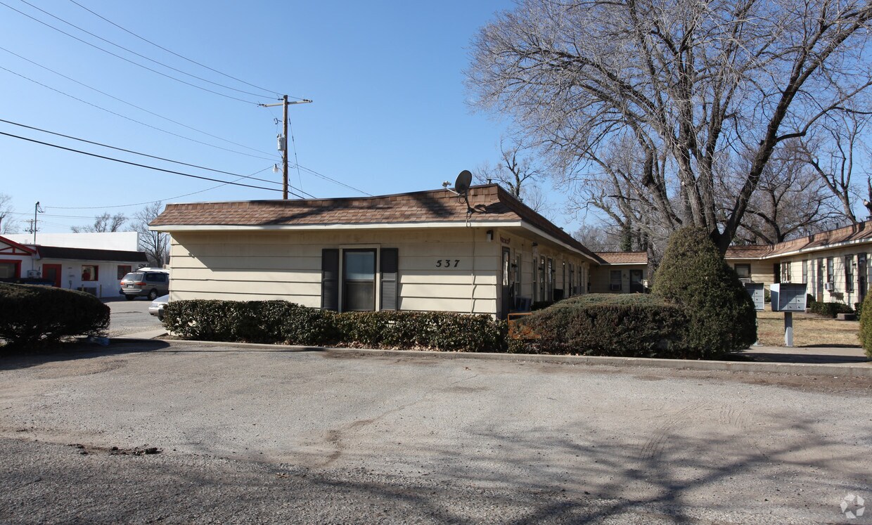 Primary Photo - 537 SW Watson Ave