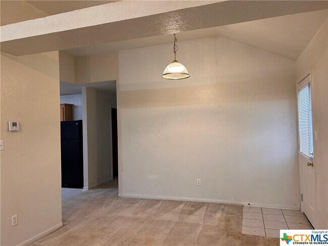 Building Photo - 3208 Raven Dr