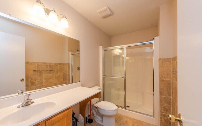 Foto del edificio - 8447 Rolling Ridge Ct