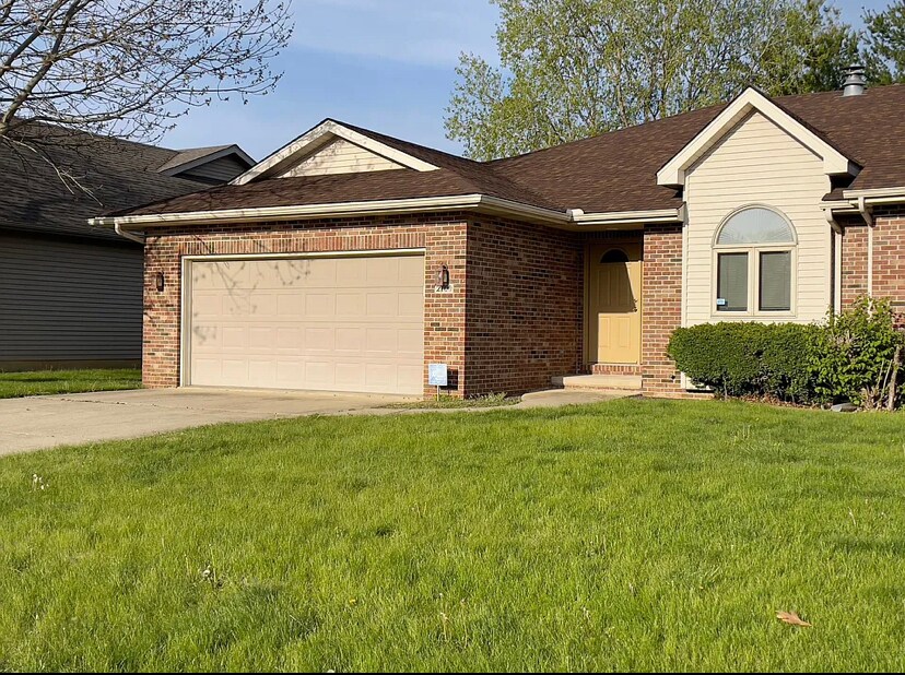 Primary Photo - 2700 Findley Dr