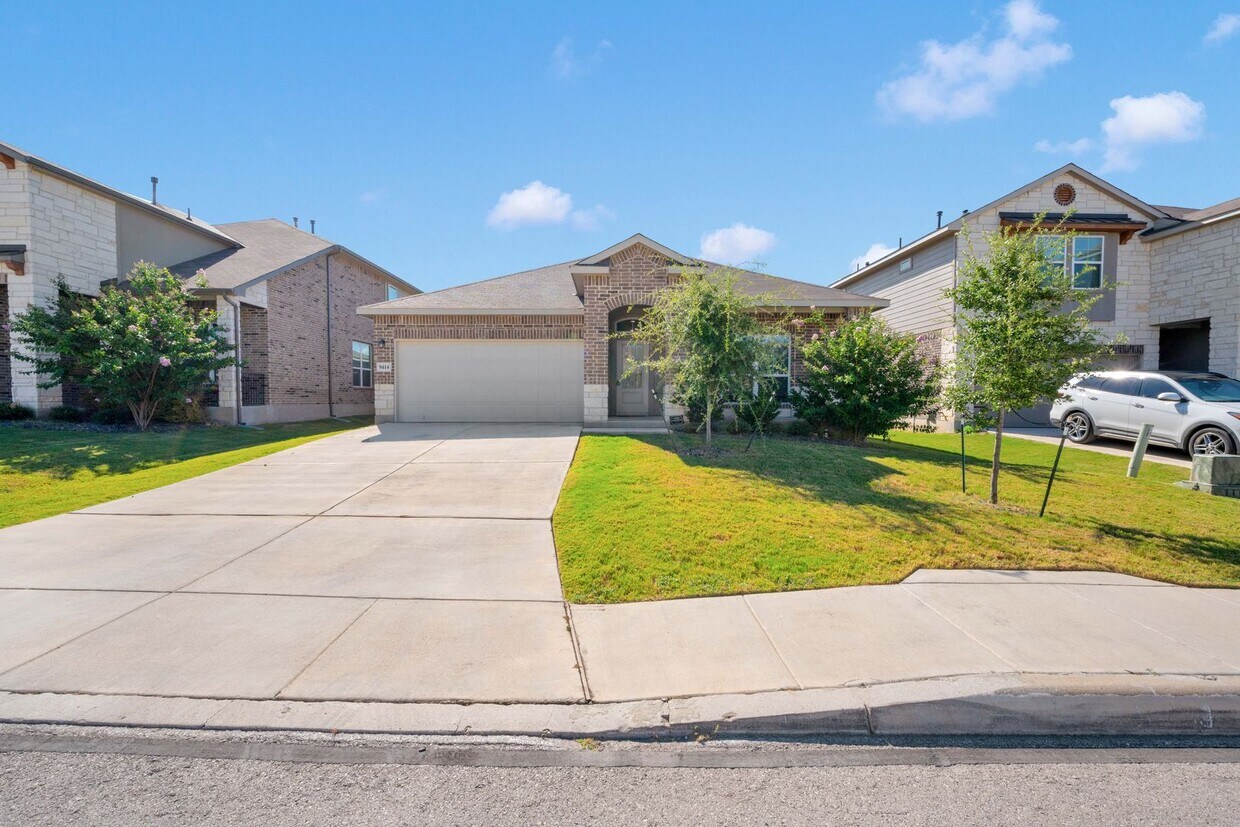 Foto principal - Charming 4-Bedroom Home in Valley Ranch – ...