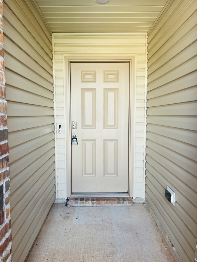 Building Photo - 4201 Colt Dr