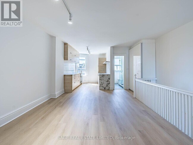 Photo du bâtiment - 1153 Dundas St W