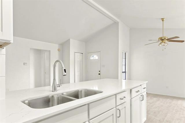 Foto del edificio - 2438 Limestone Dr
