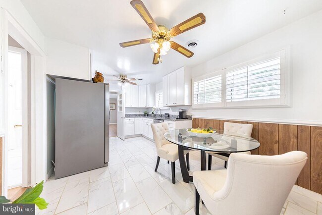 Foto del edificio - 7452 Amberview Ln