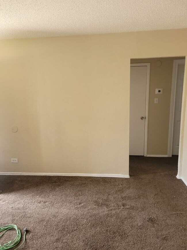Foto del edificio - 3104 W Kansas Ave
