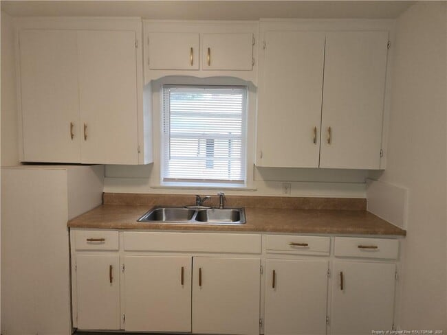 Building Photo - 311 Oakridge Ave