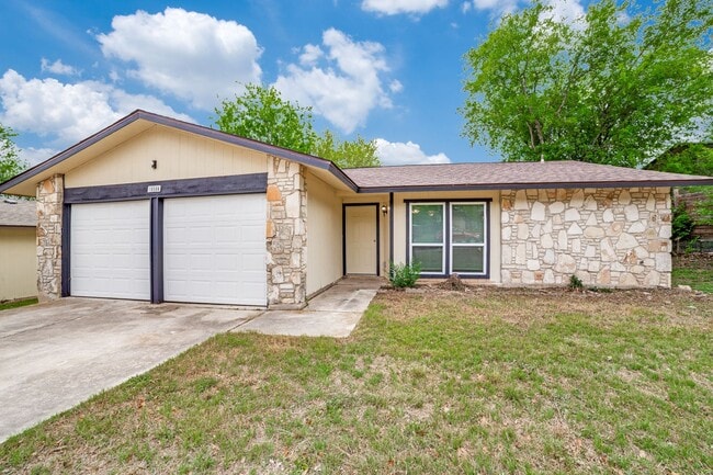 Building Photo - NEWLY-REMODELED 3-BEDROOM HOME IN HERITAGE SUBDIVISION