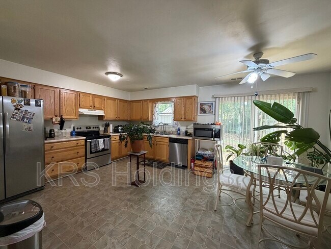 Foto del edificio - 416 Hill Meadow Dr