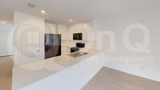 Foto del edificio - 1001 Raintree Rd