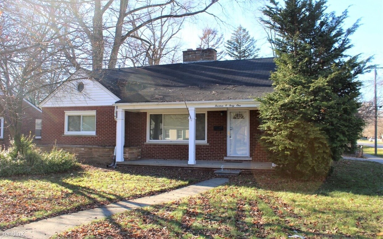 3 br, 2 bath House 14041 Arnold House for Rent in Redford, MI
